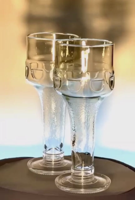 Made of strong glass, this glass will guarantee elegance and coolness to your table.